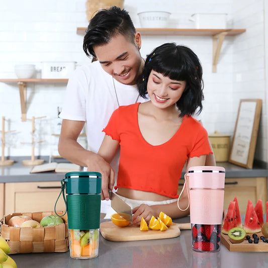 Portable USB Smoothie Blender – Kabelloser Mini Juicer Mixer, Wiederaufladbar, Elektrischer Fruchtmixer & Saft-Maschine mit Glasbecher für Unterwegs